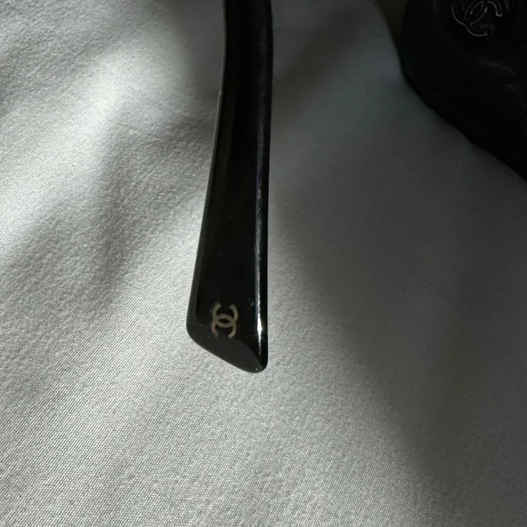 Chanel Rotating C's Sunglasses. - Picture 7 of 16